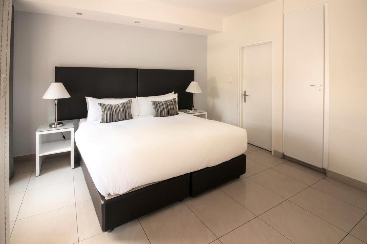 Villa Via Executive Suites With Power Back-Up ساندتون المظهر الخارجي الصورة