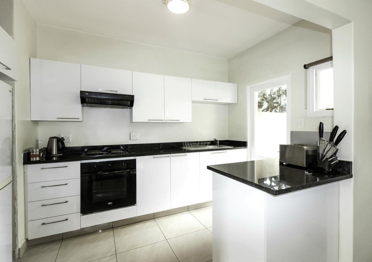 Villa Via Executive Suites With Power Back-Up ساندتون المظهر الخارجي الصورة