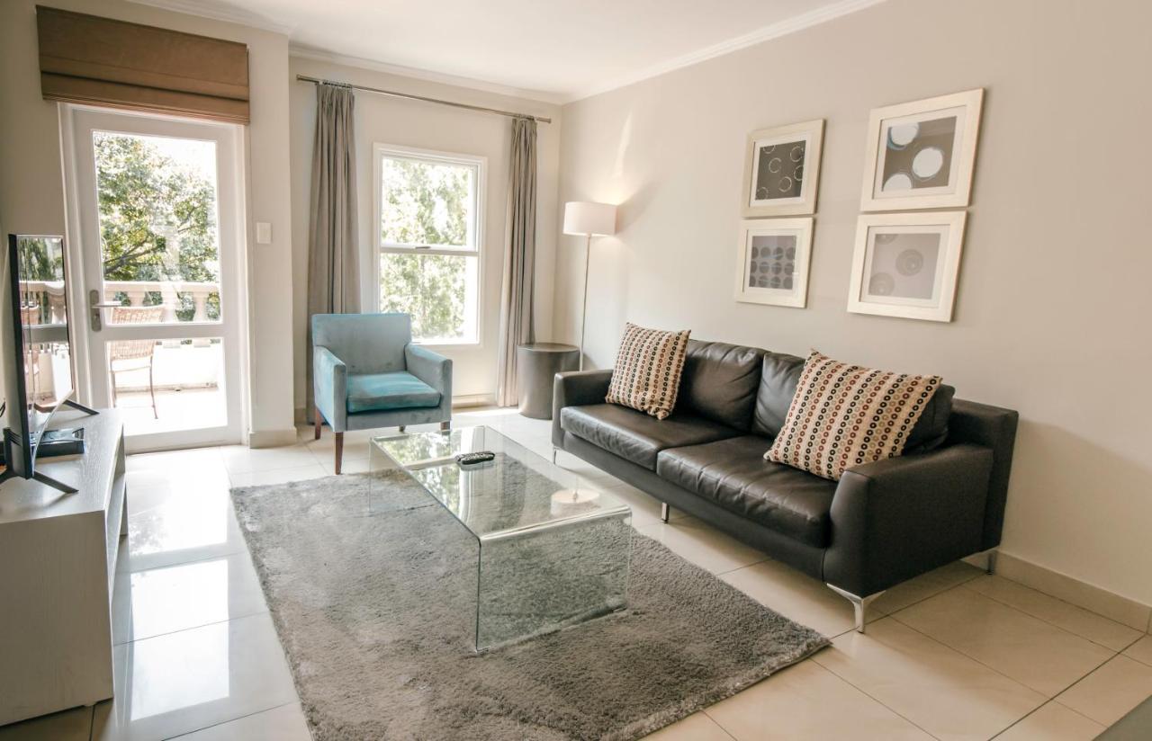 Villa Via Executive Suites With Power Back-Up ساندتون المظهر الخارجي الصورة