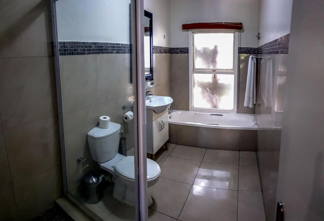Villa Via Executive Suites With Power Back-Up ساندتون المظهر الخارجي الصورة