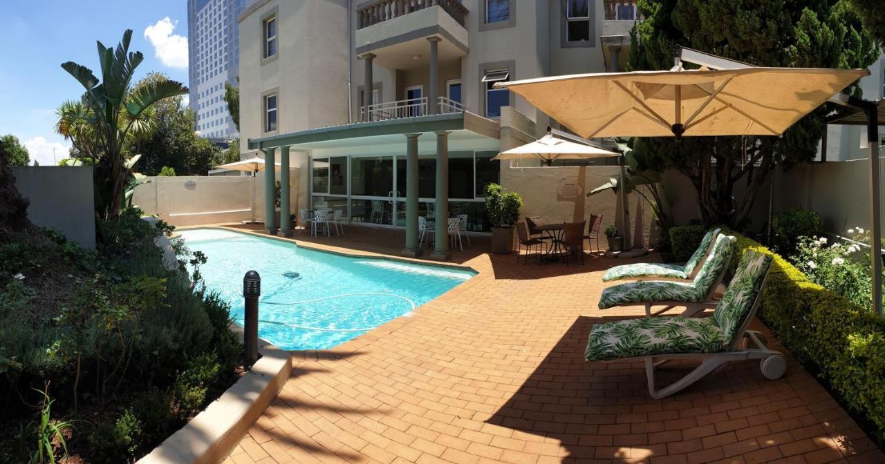 Villa Via Executive Suites With Power Back-Up ساندتون المظهر الخارجي الصورة