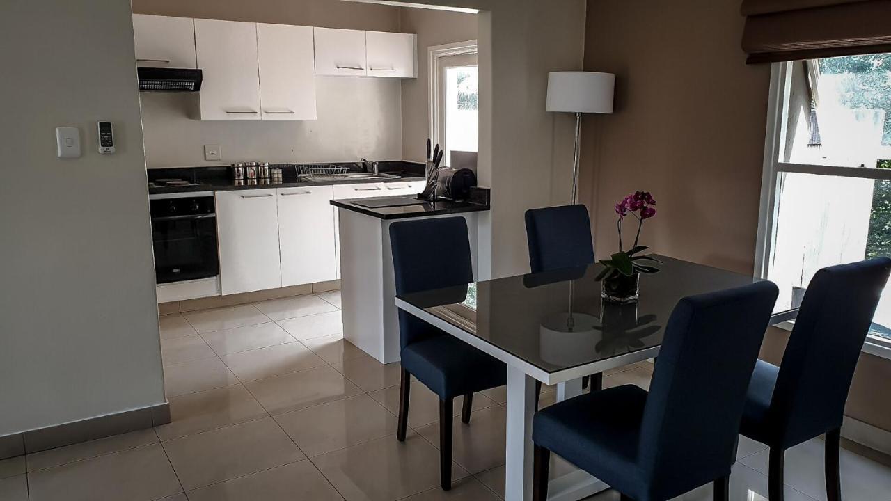 Villa Via Executive Suites With Power Back-Up ساندتون المظهر الخارجي الصورة
