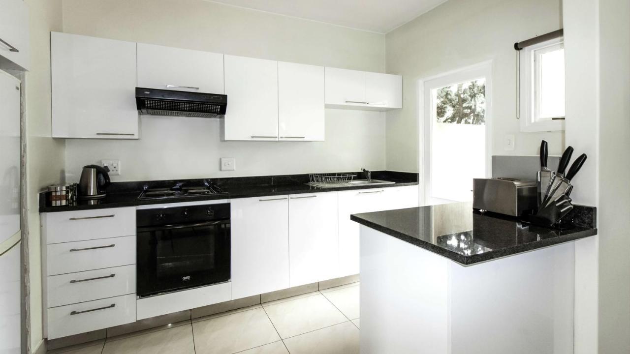 Villa Via Executive Suites With Power Back-Up ساندتون المظهر الخارجي الصورة