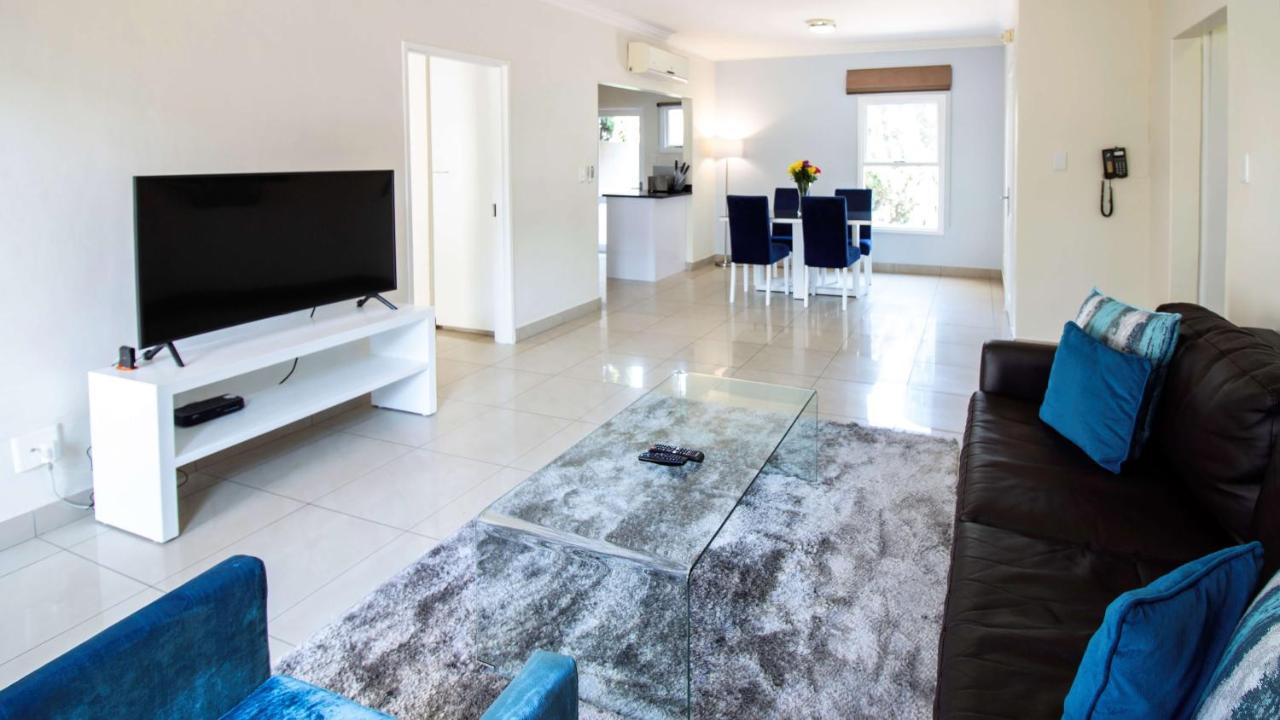 Villa Via Executive Suites With Power Back-Up ساندتون المظهر الخارجي الصورة