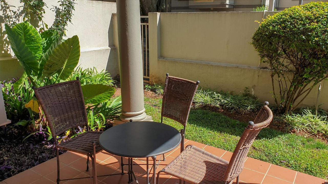 Villa Via Executive Suites With Power Back-Up ساندتون المظهر الخارجي الصورة