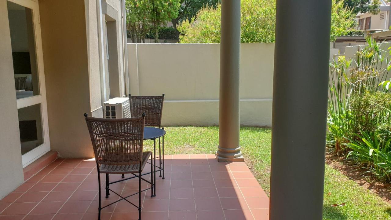 Villa Via Executive Suites With Power Back-Up ساندتون المظهر الخارجي الصورة